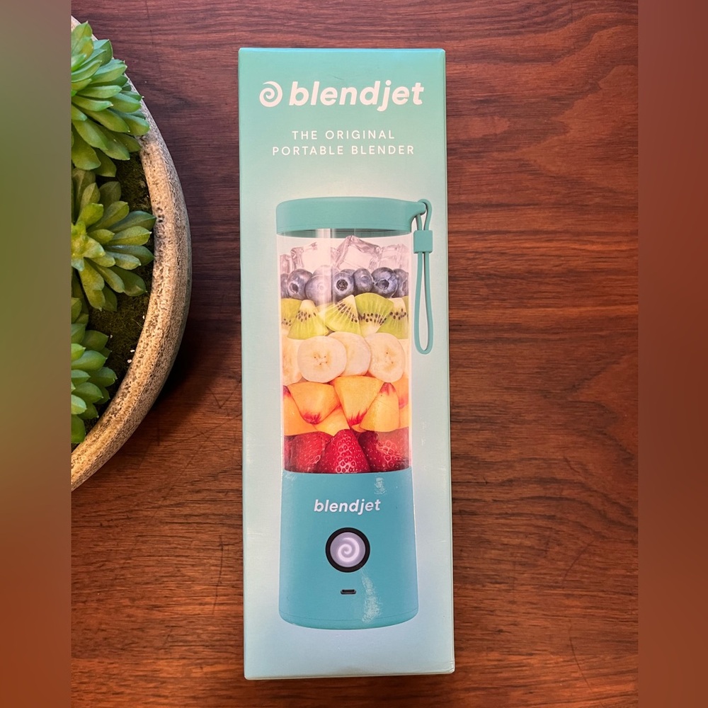 BlendJet 2 - Portable Blender in Mint! 💚🩵